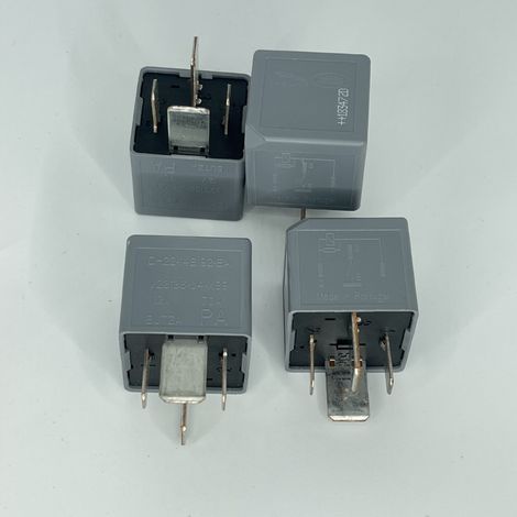 Relais Jaguar Land Rover DH22-14B192-EA, relais Tyco V23136-J4-X89