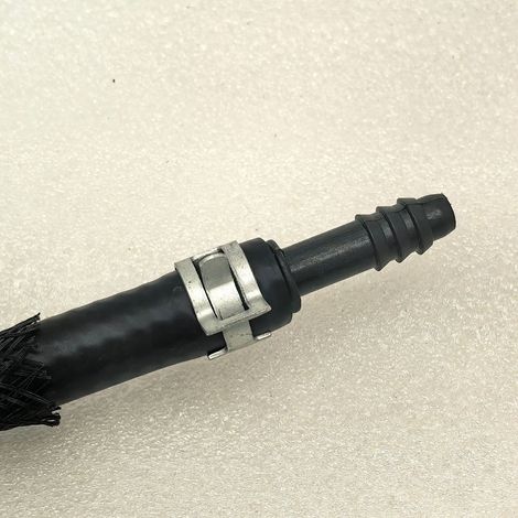 21741-6LA0A is suitable for the Nissan Sylphy Sentra 2019-2021 models, including the auxiliary water tank hose outlet pipe with connector. (1/4)
