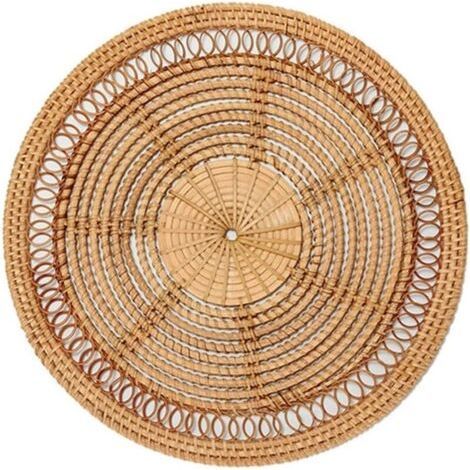 Cesta tejida con un diseño bohemio natural y detalles decorativos de ratán, tapiz de pared tejido. (1/3)