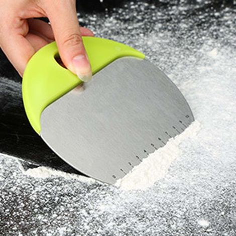 TrAdE Shop Traesio - Tagliapasta Pizza Multifunzione Spatola Rotondo In Acciaio Inox Con Righello - (1/5)