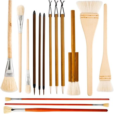 Un set di 15 pennelli in ceramica per smalto, di vari stili, perfetti per dipingere. (1/5)