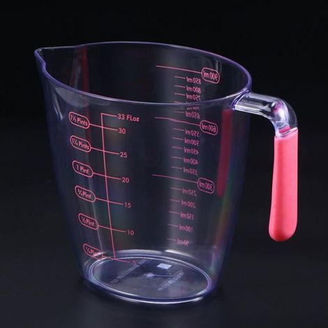 Gobelet doseur en plastique de 900 ml avec bec verseur et poignée rouge pour la pâtisserie et la cuisson (1/4)