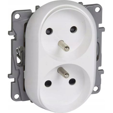 prise legrand niloe 16A 250V blanc pratique (1/3)