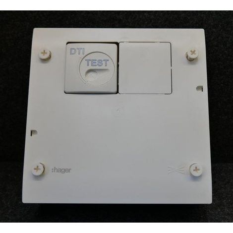 Hager – Coffret de communication TN401 – Semi-équipé pour téléphone et TV – 10 connecteurs RJ45/ADSL – Installation murale facile (1/7)