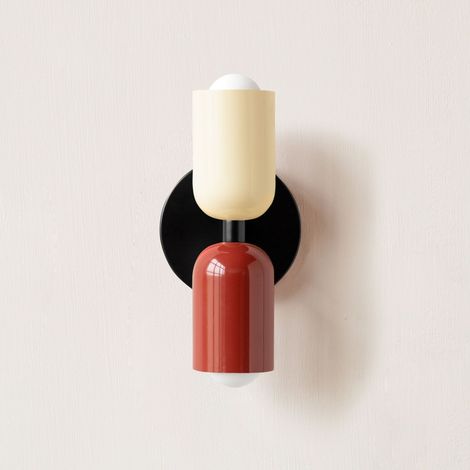 Applique murale vintage crema – Lampada murale decorativa per corridoio, camera o bagno, stile francese e scandinavo, doppio braccio (giallo pallido + rosso) su base nera, ideale come luce di lettiera