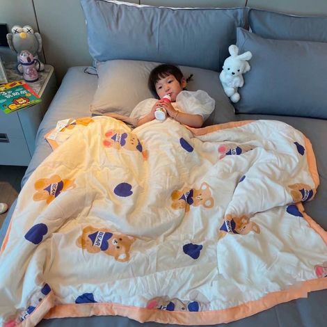 Couverture légère été enfant 150x120cm douce en coton plume soie motifs ours joyeux (1/5)