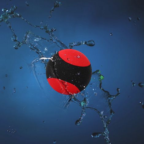 Balle de plage rebondissante pour jeux aquatiques et extérieurs - Idéale pour activités familiales et entre amis - Couleurs vives noir et rouge