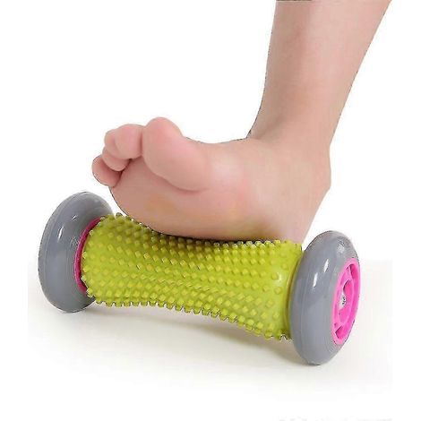 Massage des pieds, massage par acupression des zones réflexes, massage des poignets, massage des pieds avec rouleau et décontraction musculaire (1/5)