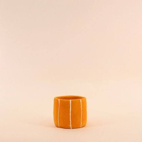 Cache-pot en ciment jaune lignes blanches 10cm