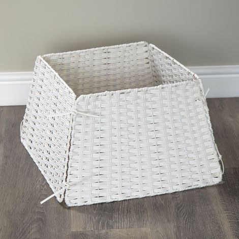 47cm x 46cm Samuel Alexander Foldable Faux Rattan Christmas Tree Skirt in White (1/5)