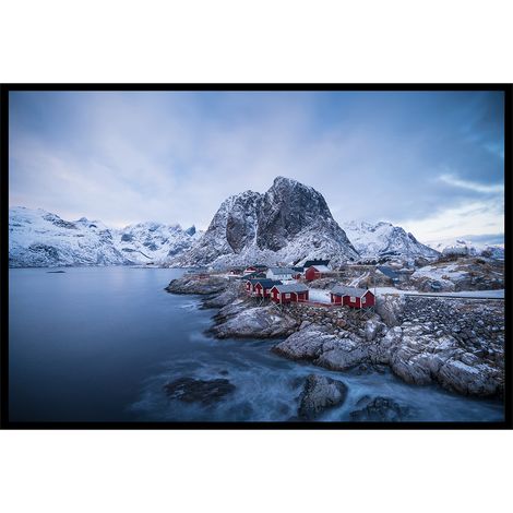 Affiche encadrée fjord nordique et cabanes rouges (1/5)