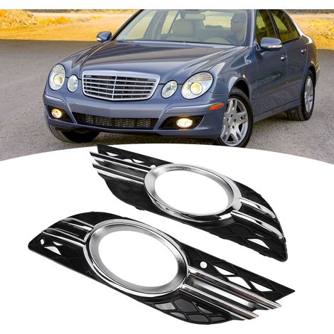 Für den Mercedes-Benz W211 E350 sind zwei Nebelscheinwerfergitter mit Chromzierleiste erhältlich. (1/5)