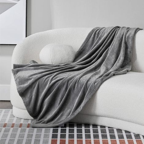 Couverture polaire en flanelle grise 180x200cm, douce et confortable, légère et facile à transporter pour les voyages. (1/5)