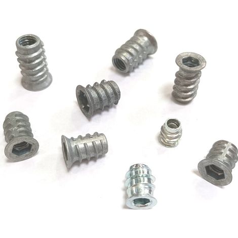 BUSSOLA FILETTATA CON ESAGONO INCASSATO  DIAMETRO FILETTO 6 mm - LUNGHEZZA BUSSOLA 13 mm (1/2)