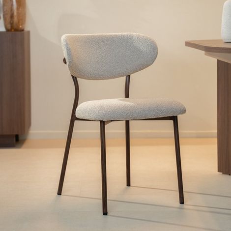 Esszimmerstuhl Bouclé-Sandfarbe Uma – Rahmen in Walnussoptik – (1/5)