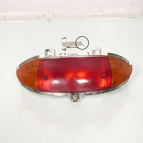 [PRODUIT D'OCCASION] Feu arrière origine pour scooter Peugeot 50 Buxy 1994 à 1997 (1/3)