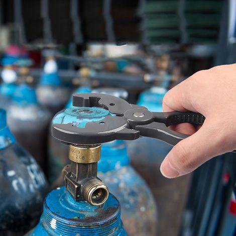 Clé multifonction pour détendeur de bouteille de gaz (1/5)
