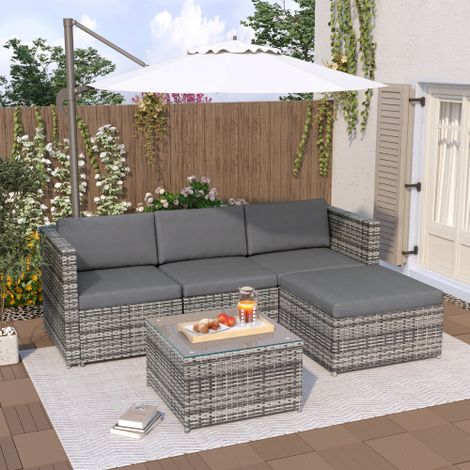 Salon de jardin d’angle en résine tressée grise avec pouf, coussins et table basse en verre trempé (1/5)