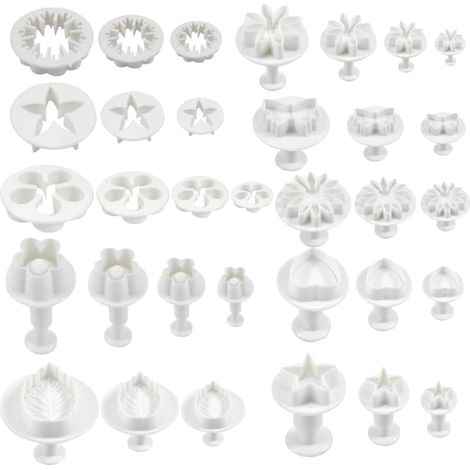 33-teiliges Set mit herz-, blumen-, blatt- und schmetterlingsförmigen Ausstechformen und Sternmotiven (1/4)