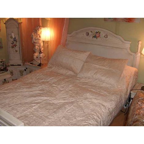 Ensemble couvre-lit et taie d'oreiller en velours à broderie florale, couleur crème (1/3)