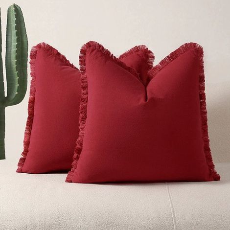 Ensemble de 2 housses de coussin décoratives en lin à franges, style bohème champêtre, avec pompons. Housse de coussin douce et décorative pour canapé, lit ou salon (45 x 45 cm) - rouge (1/5)