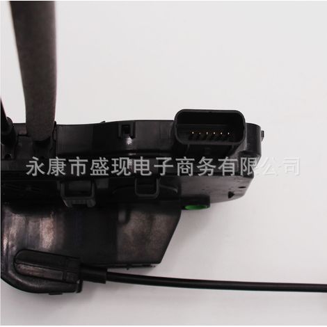 81310-2S000 is suitable for Hyundai IX35 TUCSON door lock blocks 81320-2S000 (1/4)