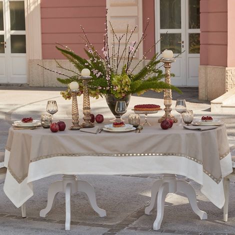 Tovaglia Ikebana idrorepellente in lino e cotone panama elegante -140×180cm (6 posti) / Rosso Amaranto (1/5)