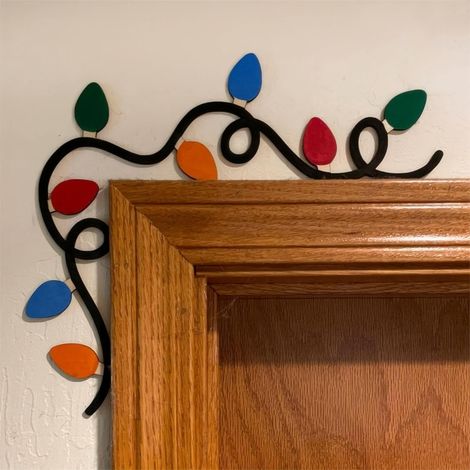 Porte-Decorations De Porte De Noël En Bois - Cadre D'Angle Pour Porte Ou Fenêtre - Décor Murale Ou Étagère - Peint À La Main - Double Face - 1 Pièce (1/5)