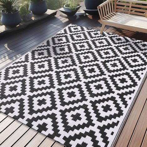 Tapis extérieur résistant intempéries, plastique, UV, réversible, lavable, balcon, jardin, terrasse, camping, pique-nique (150 x 240 cm, noir et blanc) (1/5)