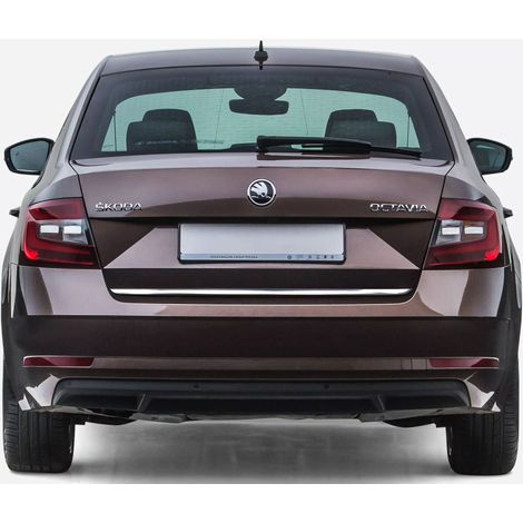Skoda Octavia III HB Sedán - tira cromada en el portón trasero (1/5)
