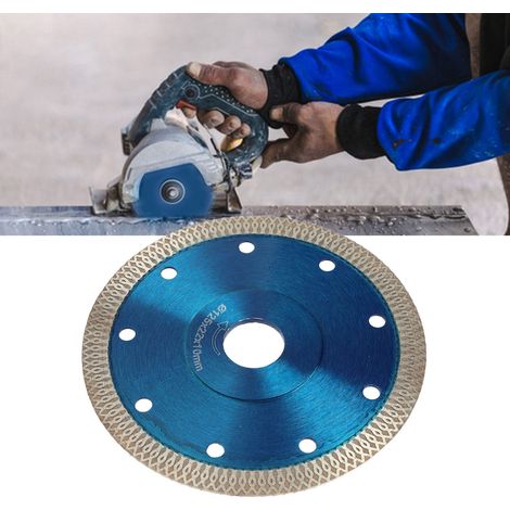 Les disques de coupe diamantés 1252210 mm sont parfaitement adaptés à la découpe de la céramique, des carreaux vitrifiés, de la pierre microcristalline et d'autres matériaux pierreux. (1/5)