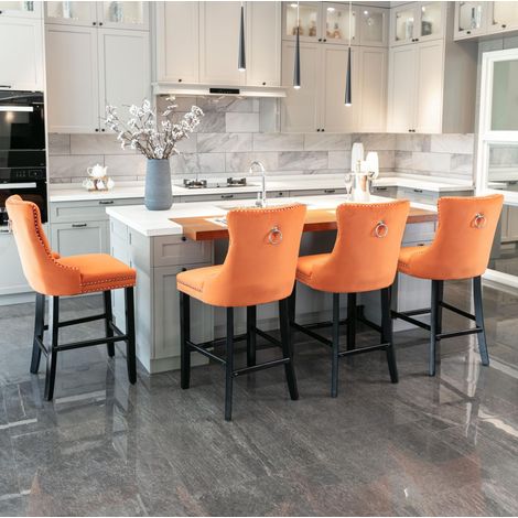 Silla bar alta en terciopelo naranja con patas madera OKMYHOME (1/5)