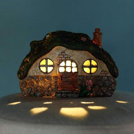 Statue de jardin féérique en forme de maison, magnifique maison avec cheminée et éclairage LED solaire pour intérieur, extérieur, terrasse, jardin ou pelouse.-AquaForge