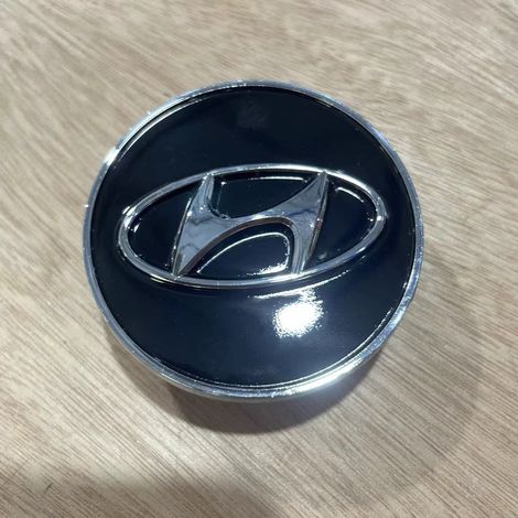 60-mm-Radnabenkappe für Hyundai Verna – Felgenmitte, Radkappe, Radabdeckung, 4-teiliges Set, robustes und einfach zu montierendes Felgenzubehör – Schwarz mit Ring (1/2)