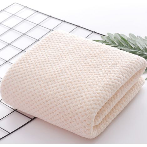 Serviette de bain en velours corail, absorbante, couleur unie, beige, idéale pour la salle de bain ou l'hôtel. (1/4)