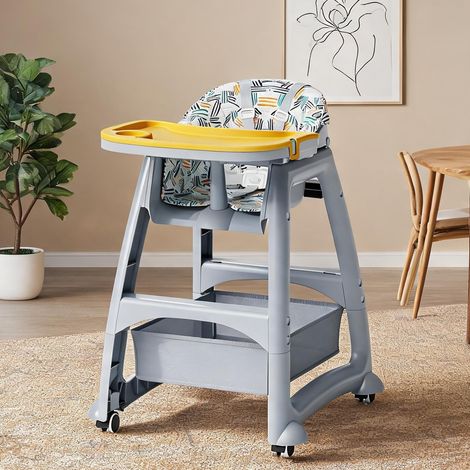 Chaise haute gris clair avec tablette et 3 plateaux pour 6 mois (1/5)