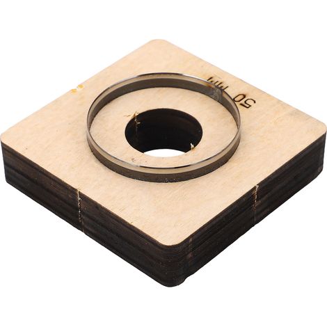 La matrice de découpe est ronde et a un diamètre de 50 mm. (1/5)