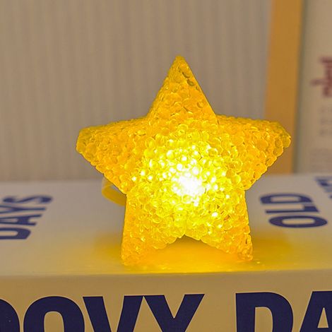 Lampe Portative En Forme D Étoile - 10 x 10 x 3,5 cm - Alimentée Par 3 Piles LR1130 - Lumière Jaune Chaude - Pour Enfants 3 À 15 Ans - 1 Pièce (1/5)