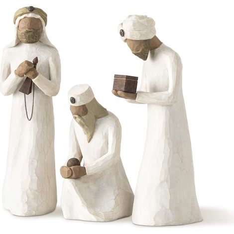 Un ensemble de statues marchant, s'inclinant et agenouillées, tenant des offrandes à présenter à la Sainte Famille, sculptées et peintes à la main, une scène de la Nativité classique. (1/4)