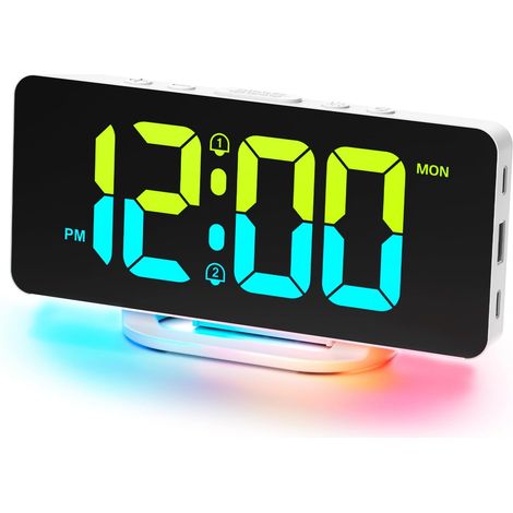 Réveil Numérique avec 2 Alarmes et Snooze, 10 Modes d'éclairage Nocturne RGB, Affichage LED 11 Couleurs, Réveil Graduable, Port de Charge USB, Jour de la Semaine, Alimenté par Le Secteur (1/5)