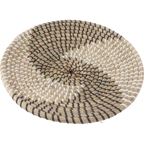 Handwoven seagrass wall basket with strap for easy hanging and thermal insulation cushion (1/5)
