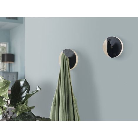 Percha colgador en negro mate-crudo con 1 colgador Fabricado en hierro-haya Medidas 70x70x48 mm Peso máx 10kg  Incluye tornillos (1/5)