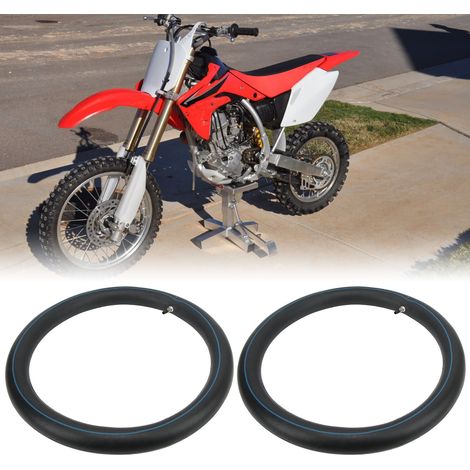 Deux chambres à air 2.50-18 avec valves à angle droit TR-4 pour motos et motocross à jantes de 18 pouces (livrées sans air). (1/5)