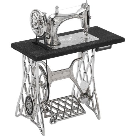 Machine à coudre décorative style rétro pour maison de poupée, modèle en alliage à monter soi-même, finitions soignées.