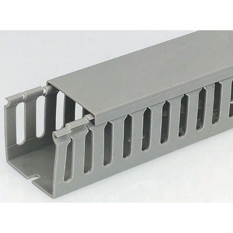 Goulotte à fentes latérales de 25 mm x 40mm x 2m, Ouvert, en PVC Gris ( Prix pour Paquet de 8 )