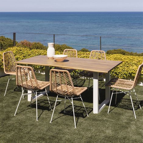Set tavolo rettangolare 180x90 cm in legno di acacia e acciaio Maupi e 6 sedie da giardino in rattan sintetico Gouda Natural SKLUM (1/5)