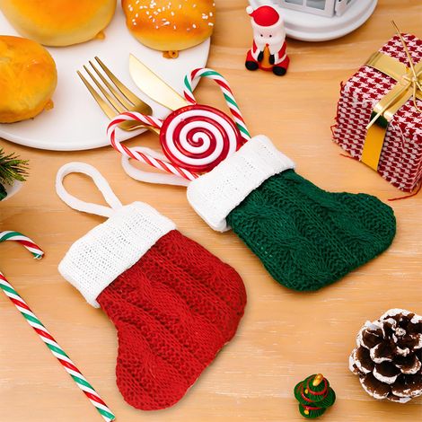 Porte-couverts en forme de chaussette de Noël, adorable ensemble de couverts rouges et verts, décoration de table, petites chaussettes de Noël (lot de 2), chaussettes de Noël en forme de sapin (1/3)