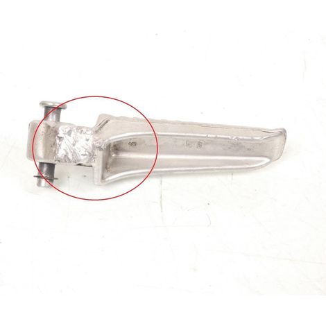 [PRODUIT D'OCCASION] Cale pied passager arrière gauche pour moto Suzuki 650 SV 2003 à (1/4)