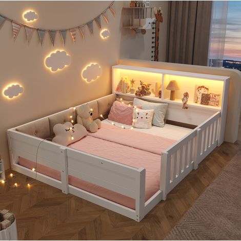 Cama infantil con barreras 140x200 cm, cabecero acolchado con almacenaje, iluminación LED, tablero de partículas y felpa blanca (1/5)