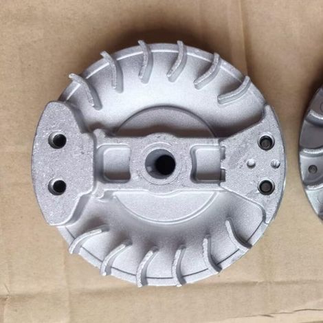 Volant d'inertie magnétique pour FS120 FS200 FS250 FS350 Accessoires de moteur à carburant 4134 Pièce de rechange en acier à rotation équilibrée Faible vibration Équipement assemblage (1/4)